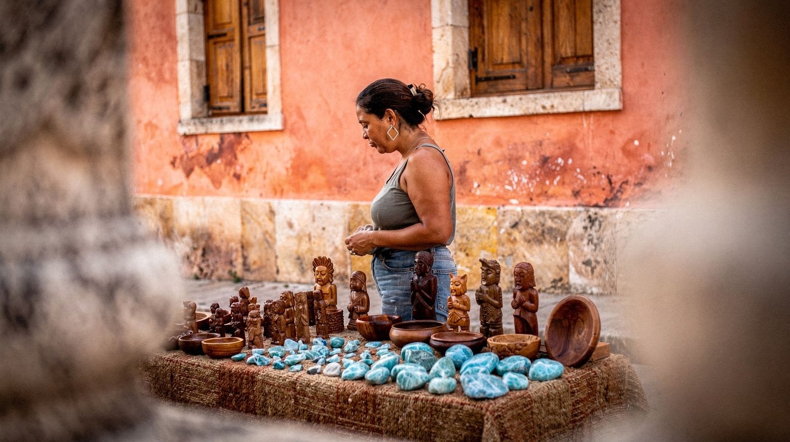 ¿Ese larimar es real? Lo que he aprendido comprándolo en Punta Cana